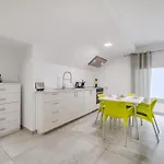 Miami فيلة أذيخي