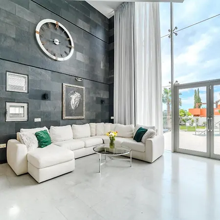 Miami Villa *